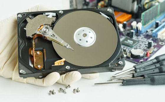 Cứu dữ liệu hdd, ssd 13 Tại Sao Bạn Cần Dịch Vụ Cứu Dữ Liệu HDD và Cứu Dữ Liệu SSD Chuyên Nghiệp
