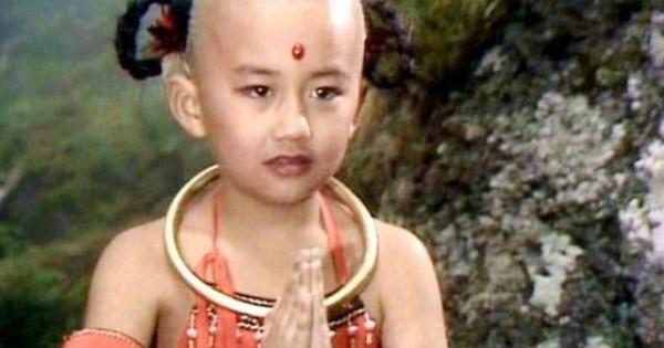 Nhân vật chính trong Tây Du Ký: Lưu Ly Trản chiến đấu với yêu quái.