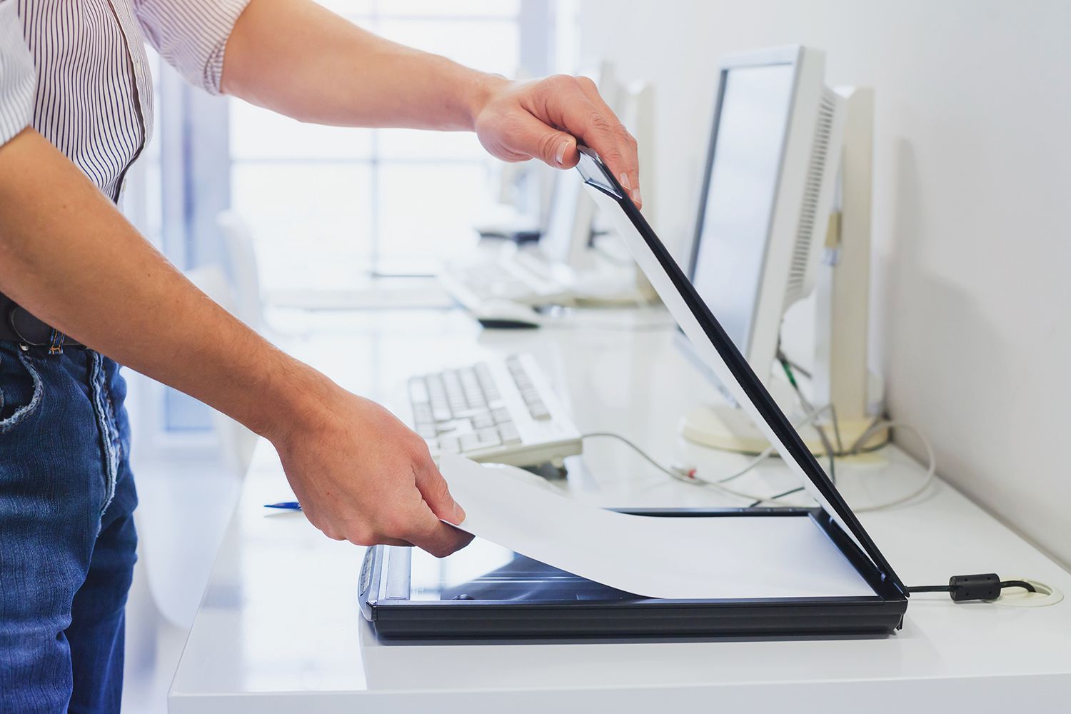 Scan Là Gì? Top Phần Mềm Scan Tài Liệu Miễn Phí Tốt Nhất 1 Scan, nói một cách đơn giản, là quá trình chuyển đổi tài liệu giấy hoặc hình ảnh thành định dạng số (digital) thông qua thiết bị hoặc phần mềm chuyên dụng