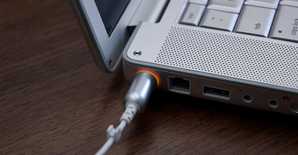 Sạc pin laptop đúng cách